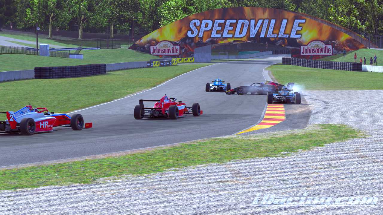 How to avoid getting involved in wrecks in sim racing